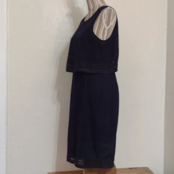 J Crew Navy Eyelet Sleeveless Dress Size 6 - Picture 3 of 10